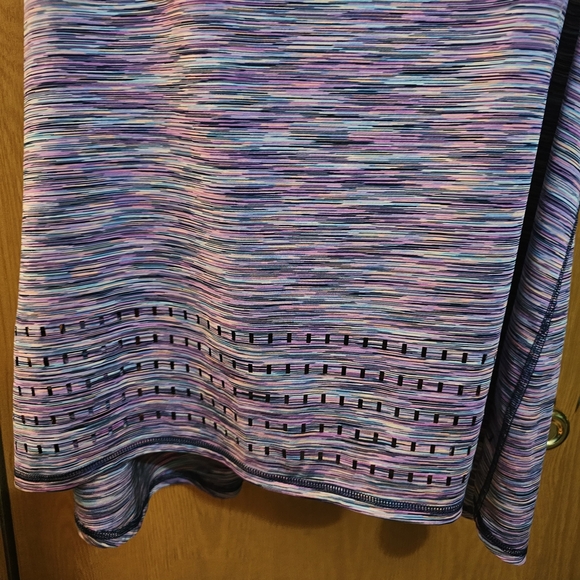 Livi Active Purple and Pink Patterned Tank Top Size 18/20 Plus Size Pattern Gem - Picture 2 of 9